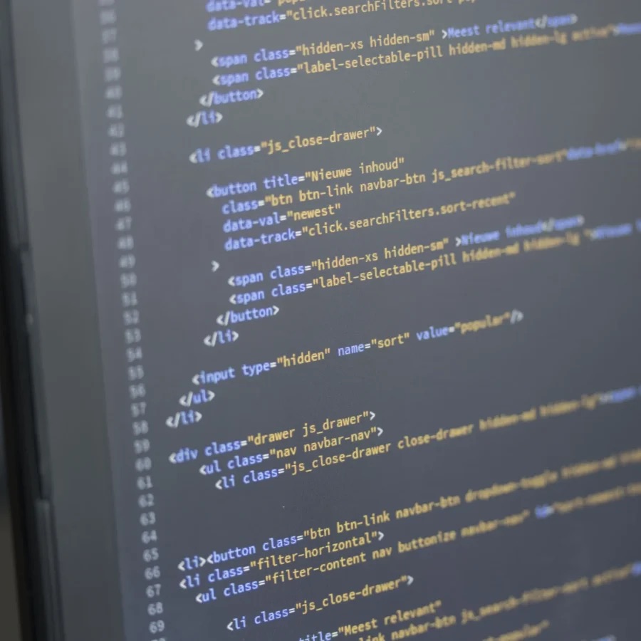 Code source affiché sur un écran